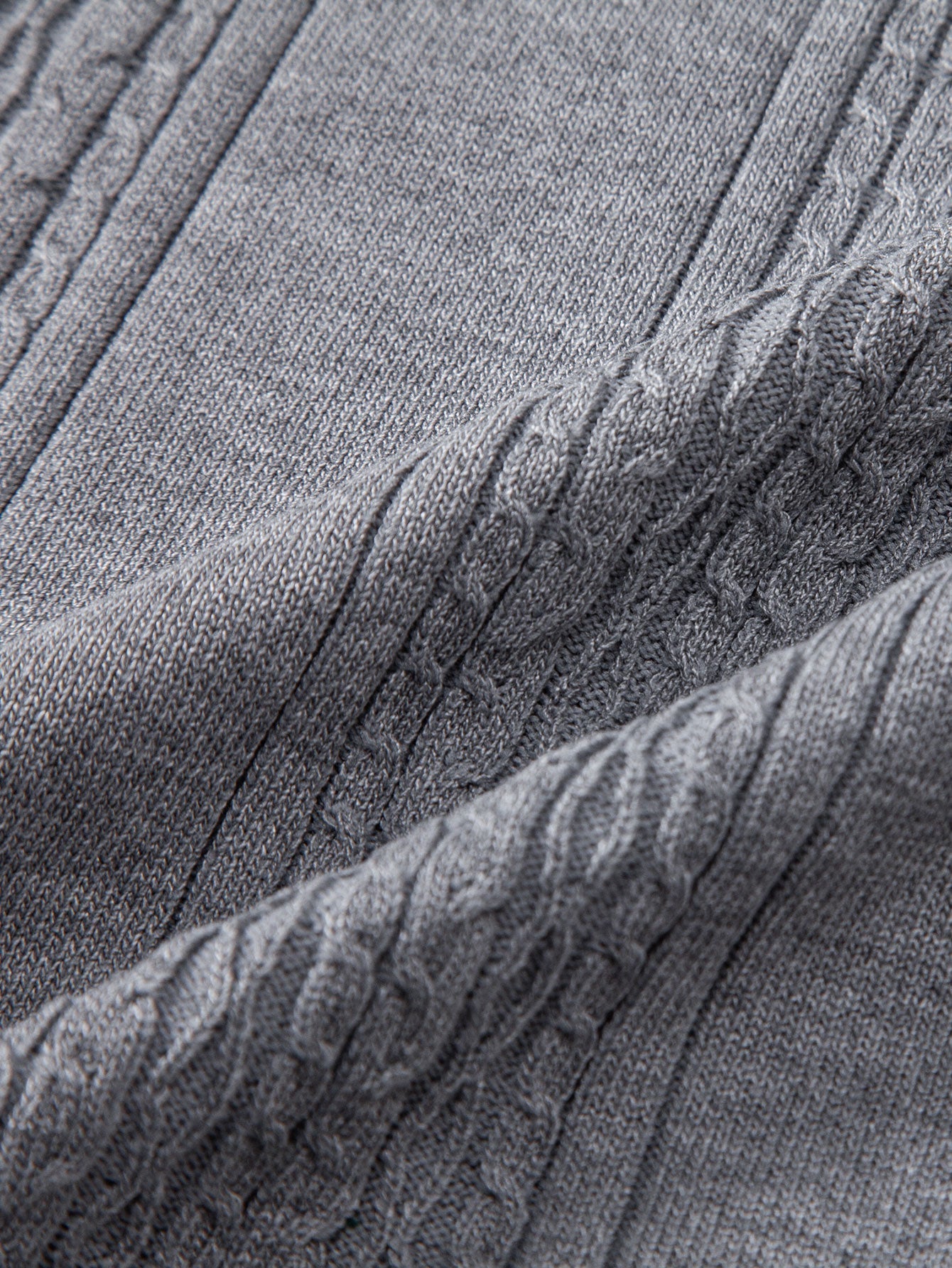 Men's Modern Twist Jacquard Knit Half-Zip Polo Shirt with Stylish Texture